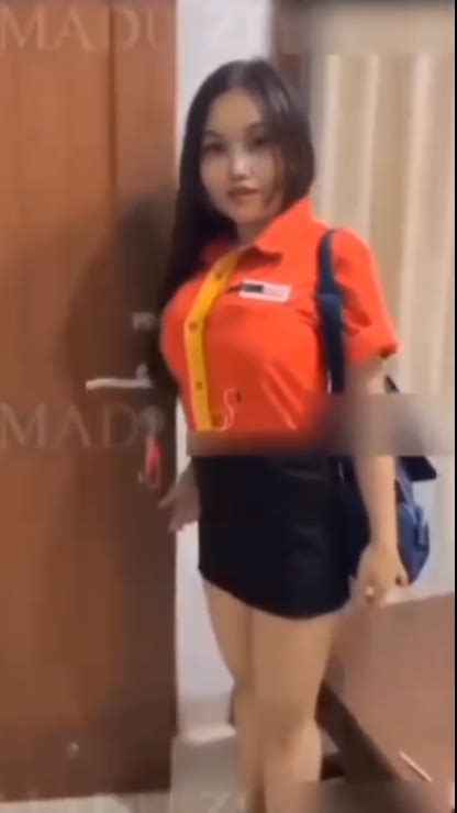 Bokep Indo Ngentot Teman Kakak Cantik Pegawai Alfamart